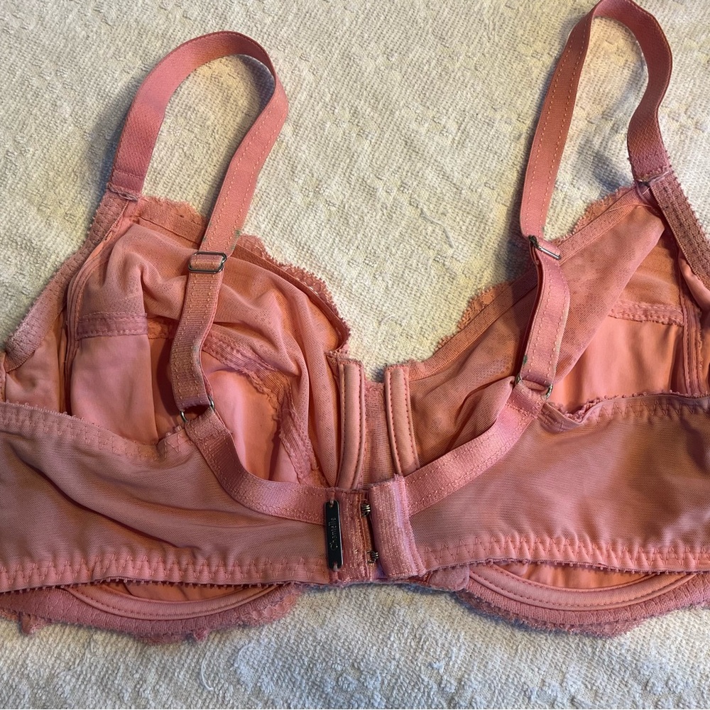 Lacy Pink Chantelle wired - Picture 3 of 7